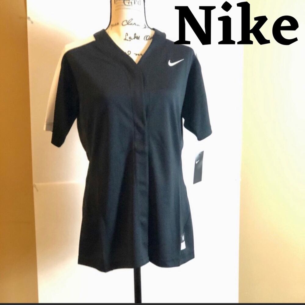 NWT Nike Beautiful Women’s Dri Fit Athletic Top